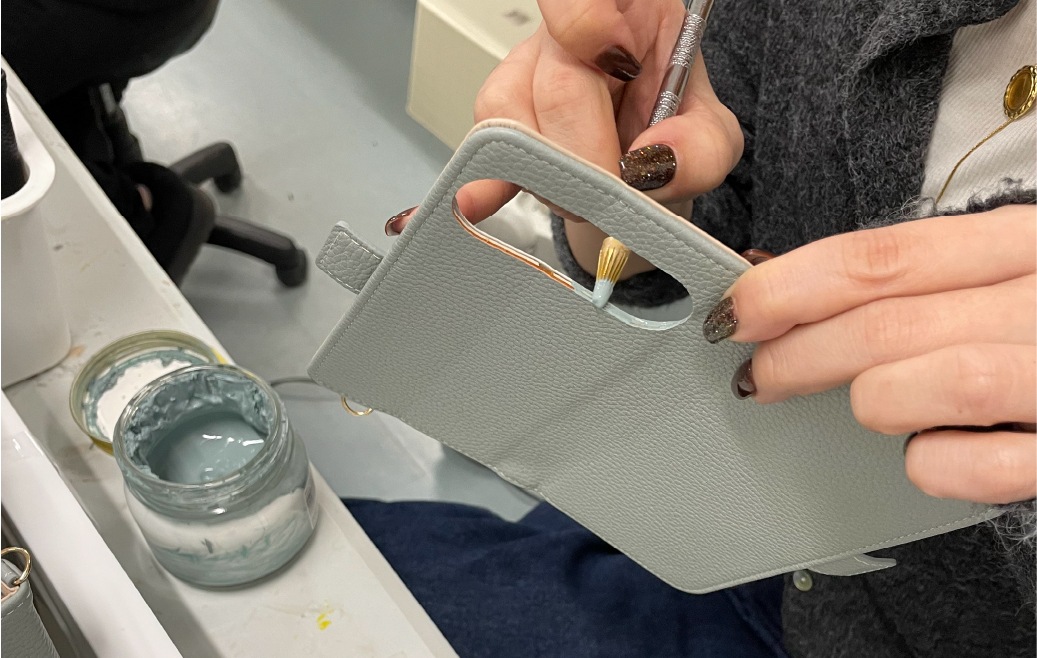 スマホケース製作風景