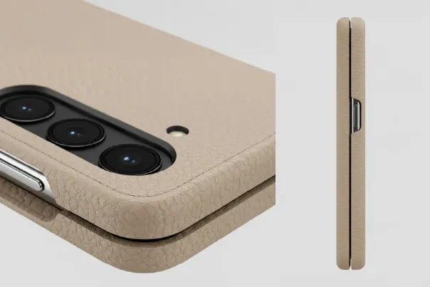 スマホケースでGalaxy Z Foldのスマホ本体をしっかり守っていることが分かるイメージ画像