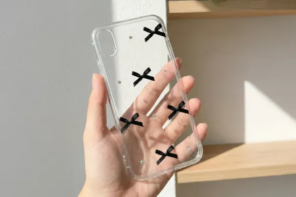 トレンドのクリアケース