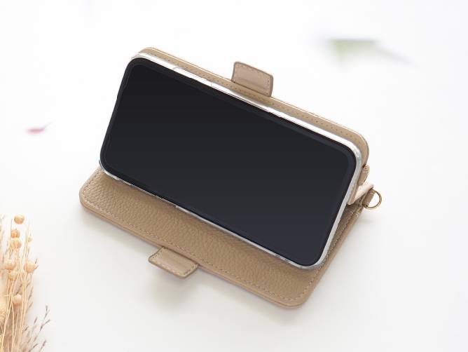 スタンド機能付きで動画視聴が快適